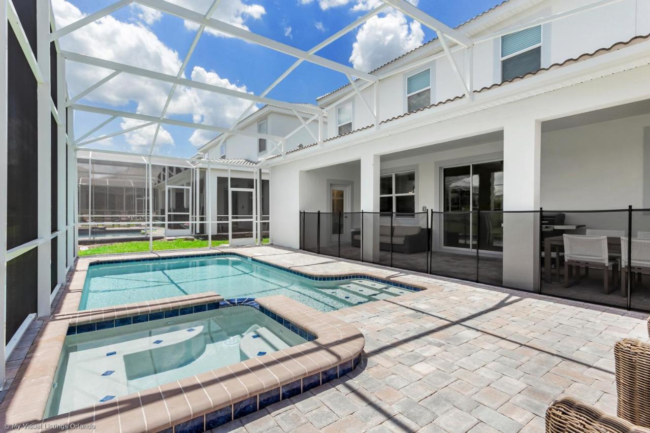 Contemporary Home W Private Pool& Spa Davenport Luaran gambar